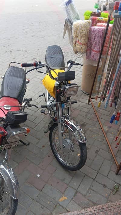 CD 70 bikes available for sale 03115234768