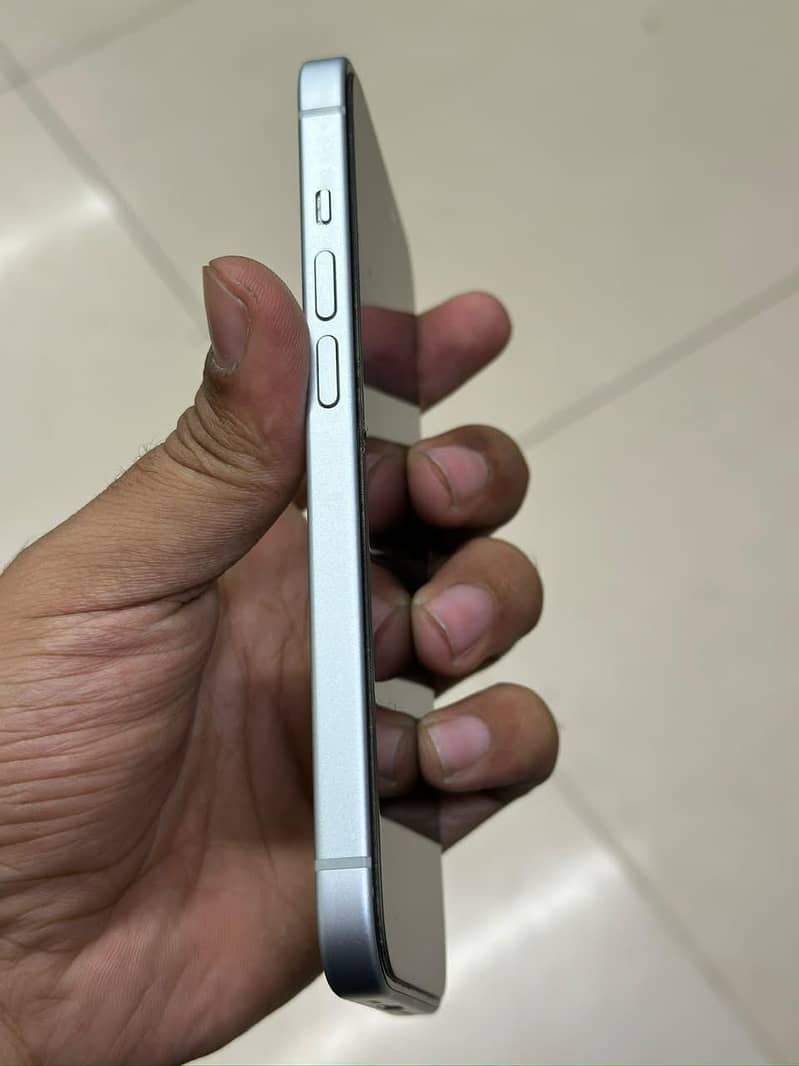 Apple iPhone 15 3