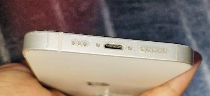 Apple iPhone 13 2