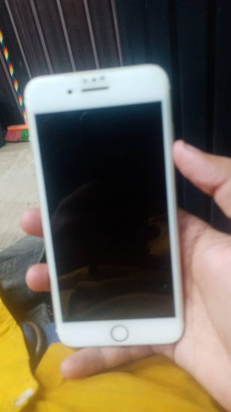Apple iPhone 7 Plus 1