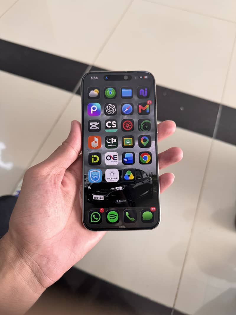 Apple iPhone 15 Pro Max 6