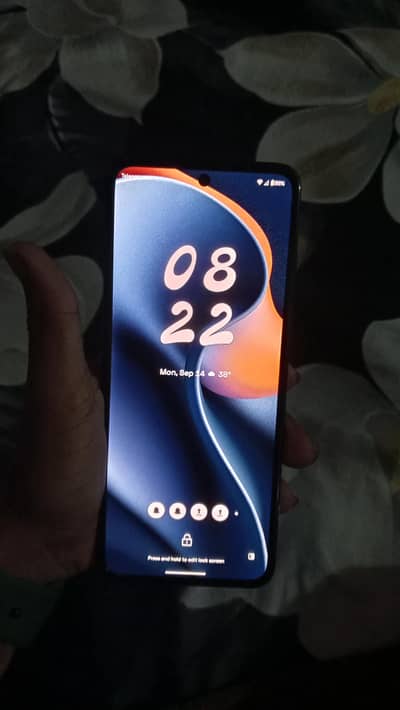 Motorola Razr 5G 2025 – 8GB + 16GB / 256GB