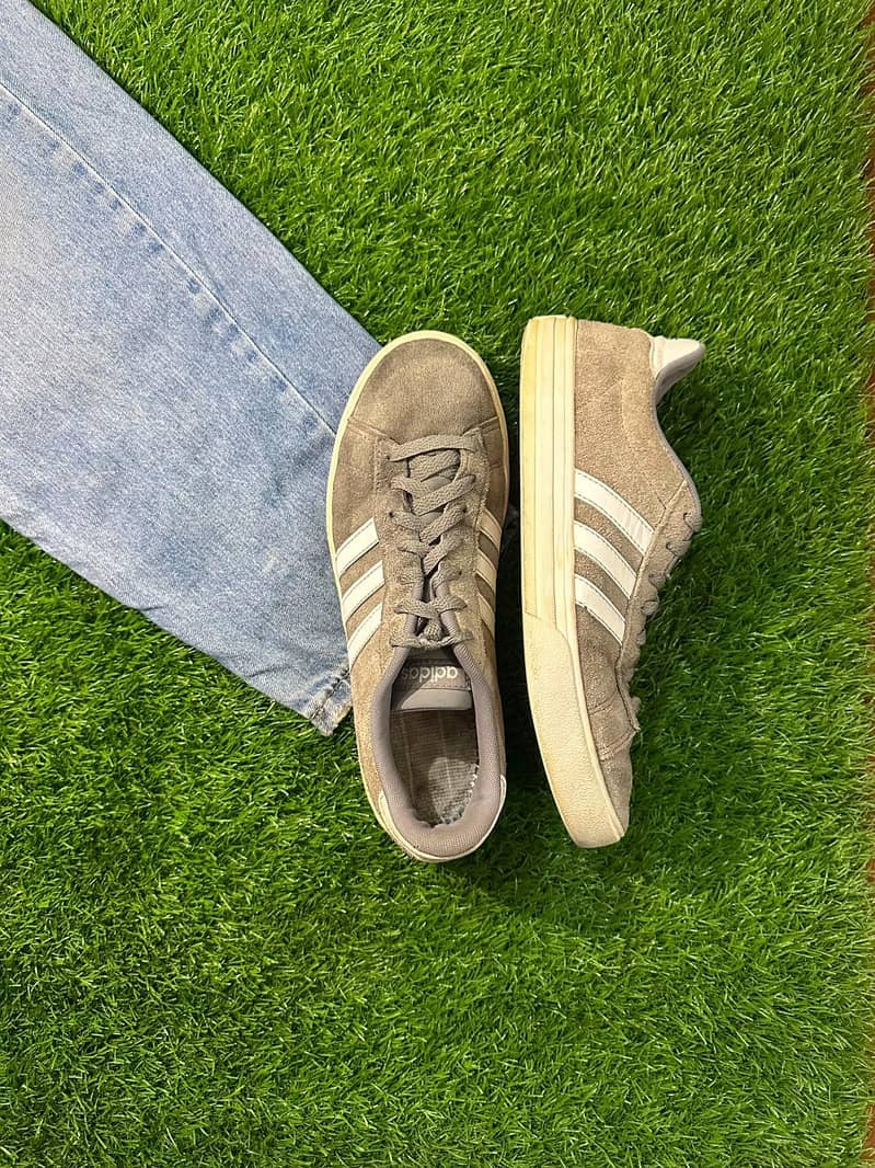 preloved authentic pair available 3