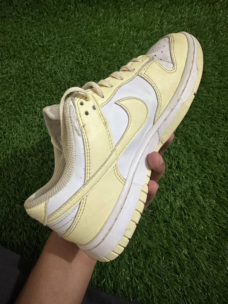 preloved authentic pair available 4