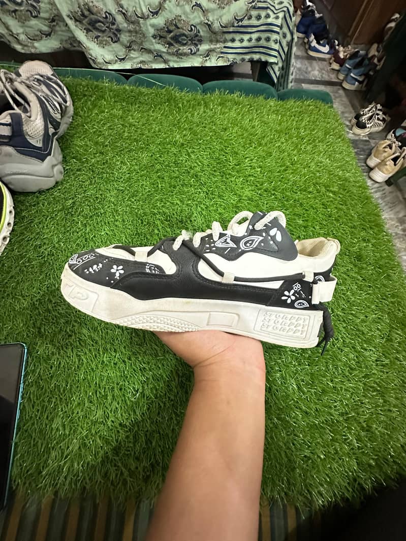 preloved authentic pair available 7