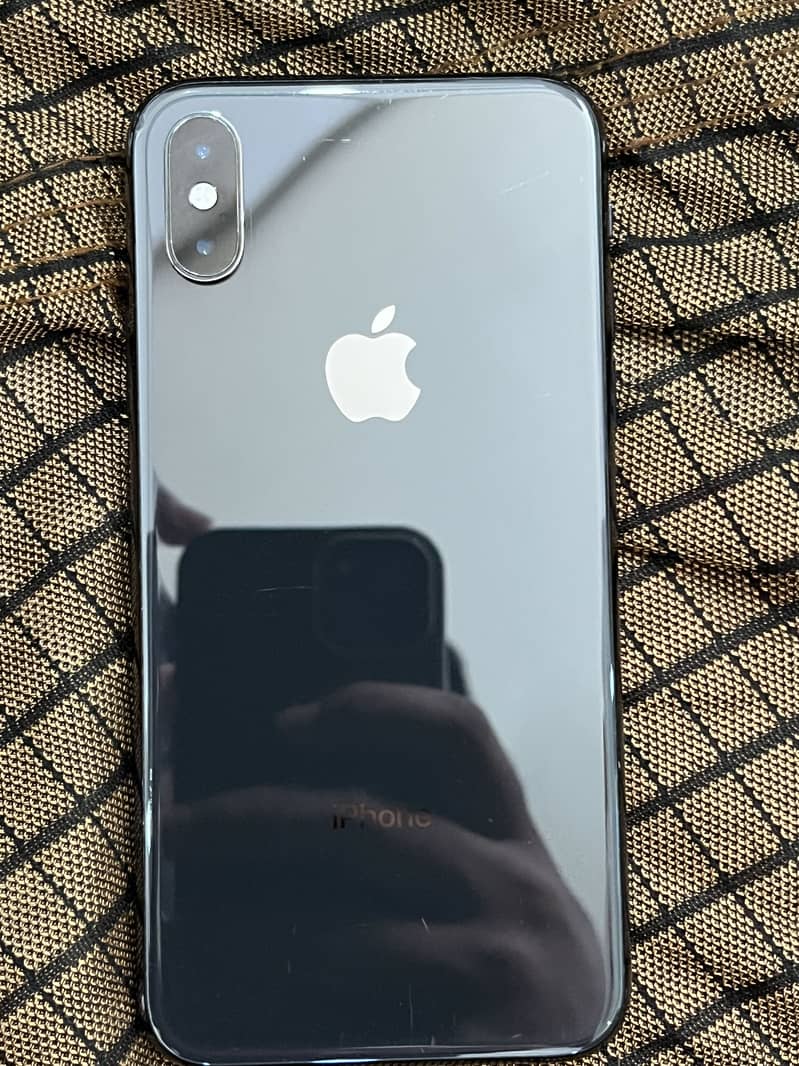 Apple iPhone XS 1