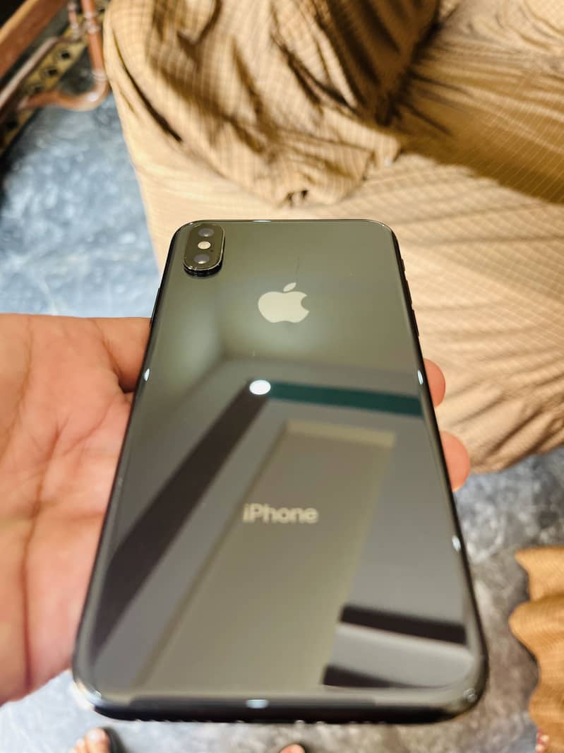 Apple iPhone XS 5