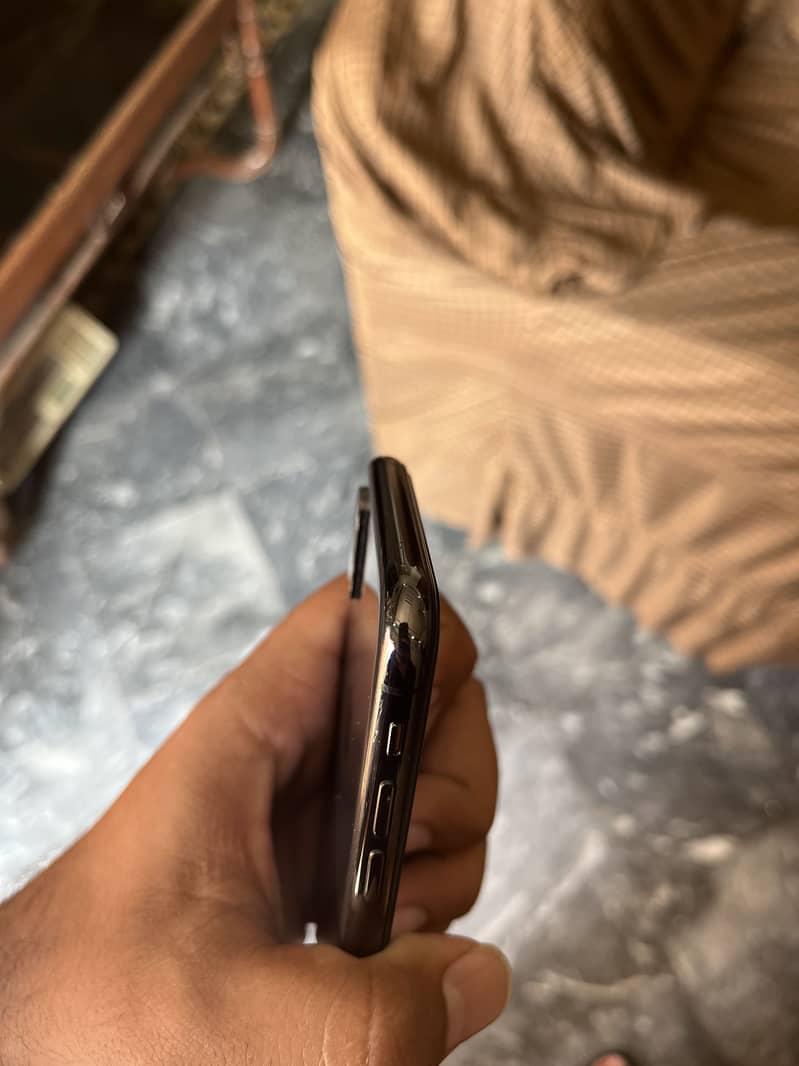 Apple iPhone XS 7