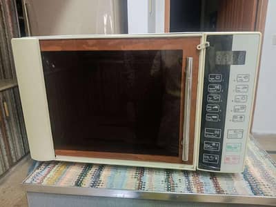 microwave oven