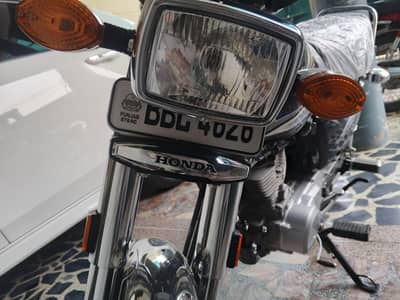 Honda cg125 black brand new Bick