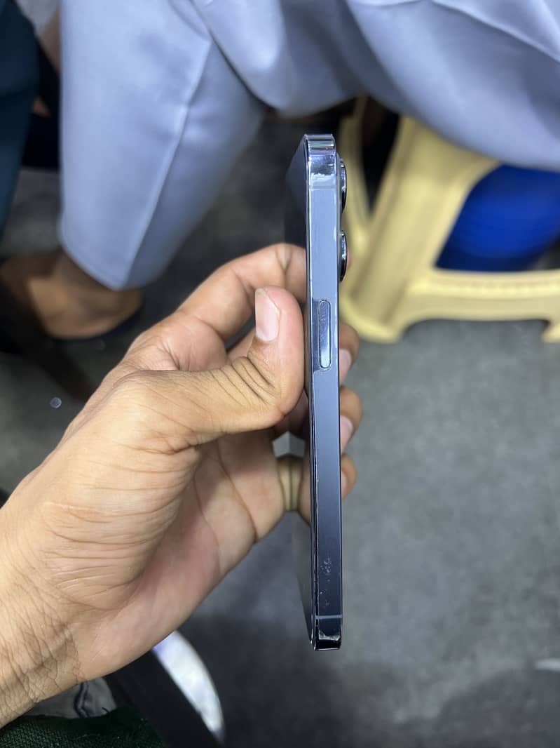 Apple iPhone 13 Pro 1