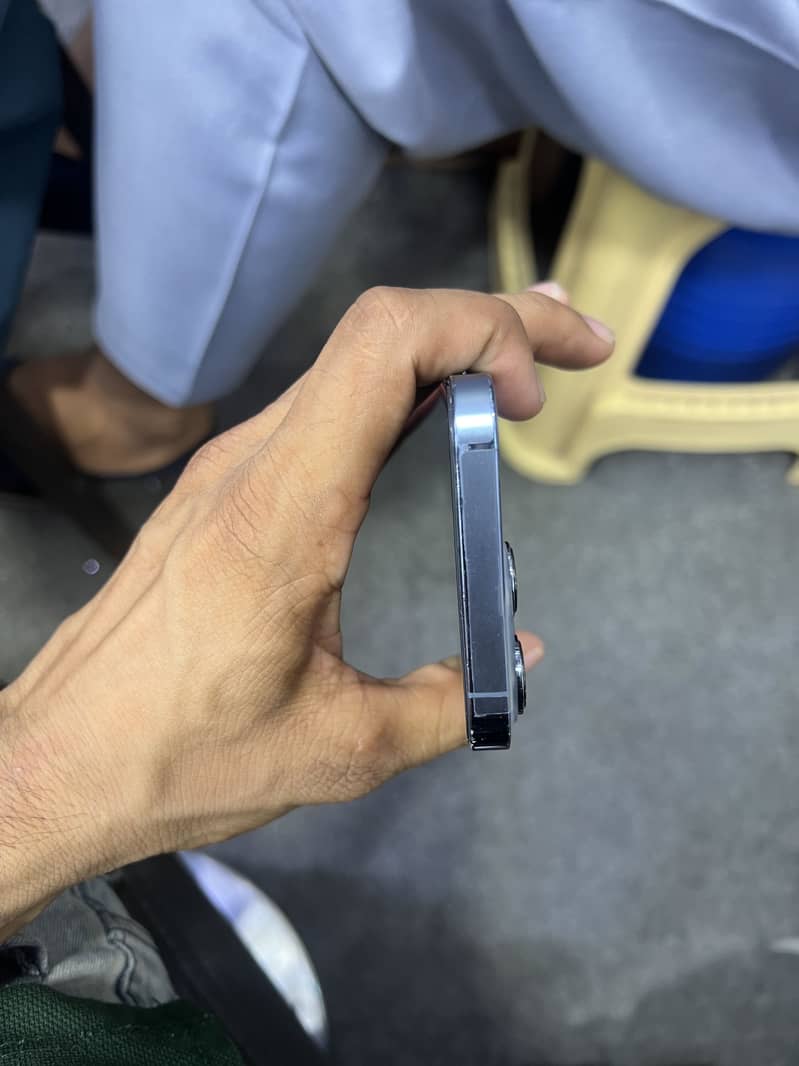 Apple iPhone 13 Pro 2