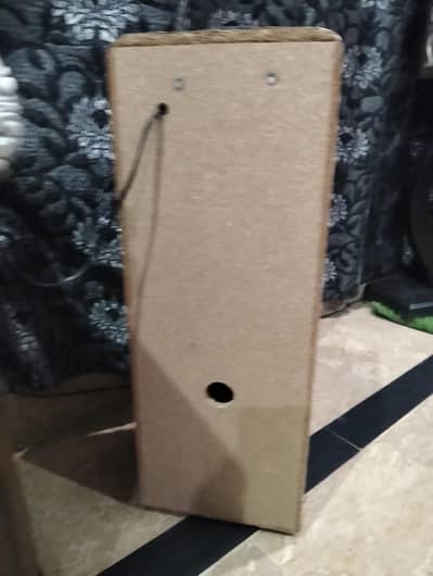 2 big speaker with headphones
