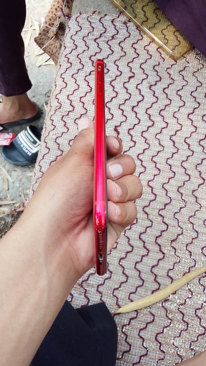 Apple iPhone 8 Plus 0