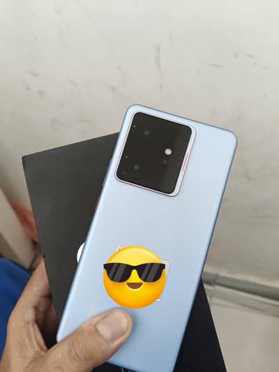 Realme GT 7 (12/512) 18 days warranty left . full box
