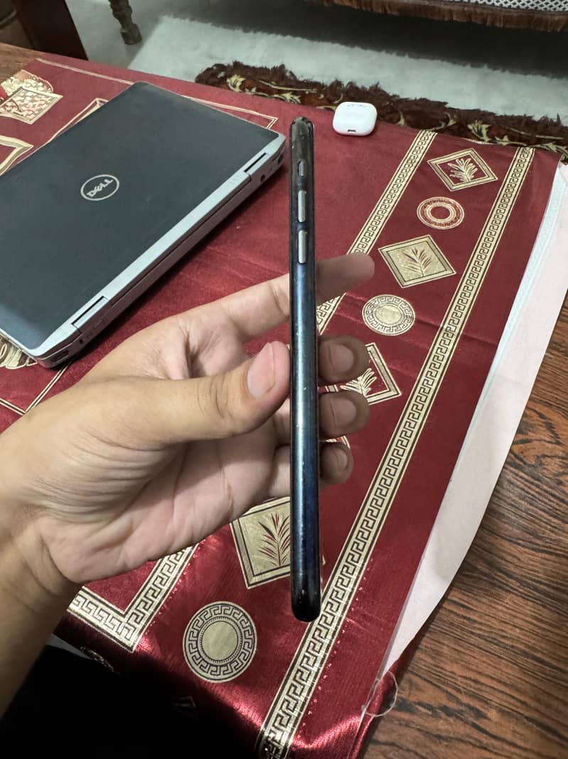Apple iPhone 11 Pro Max 4
