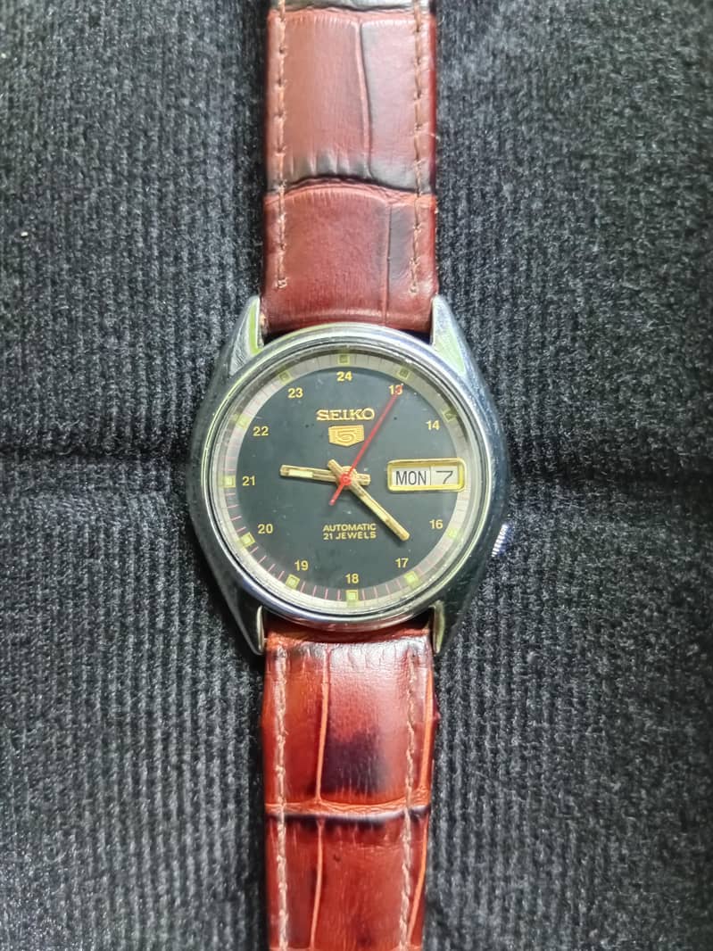 seiko 5 automatic watch 1