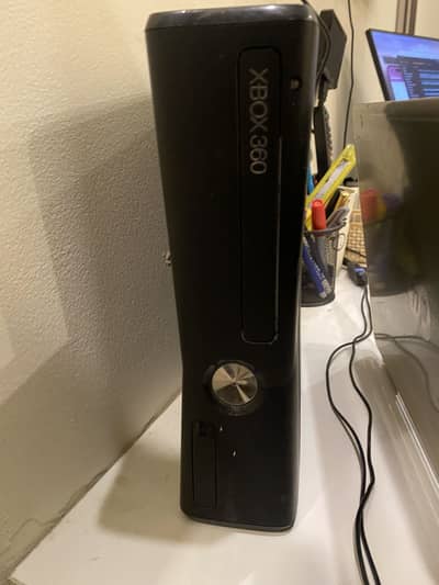 Xbox 360 Slim JTAG 160GB Hard Disk with 2 Wireless Controllers