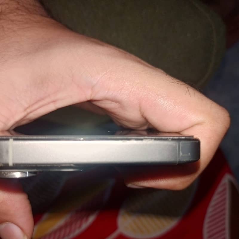 Apple iPhone 16 Pro Max 5