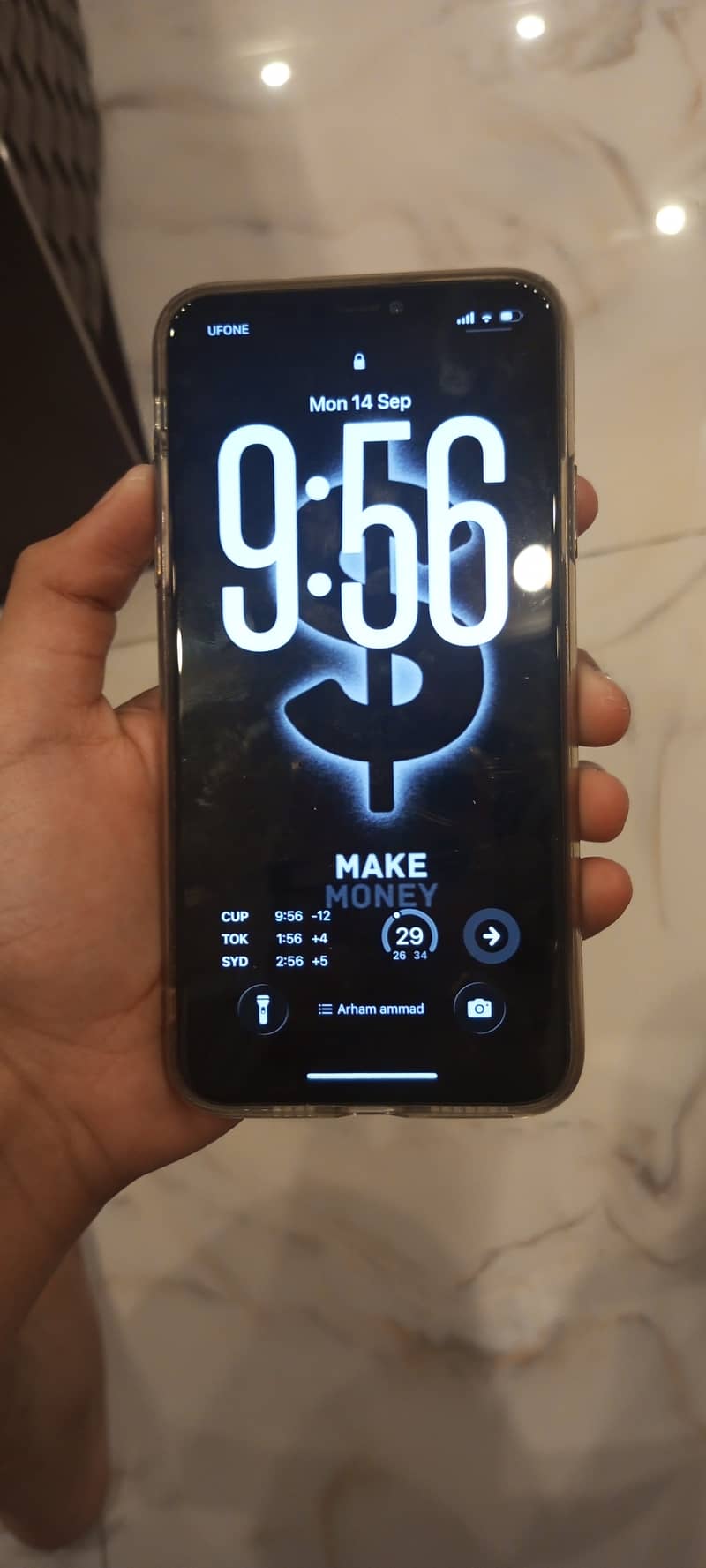 Apple iPhone 11 4