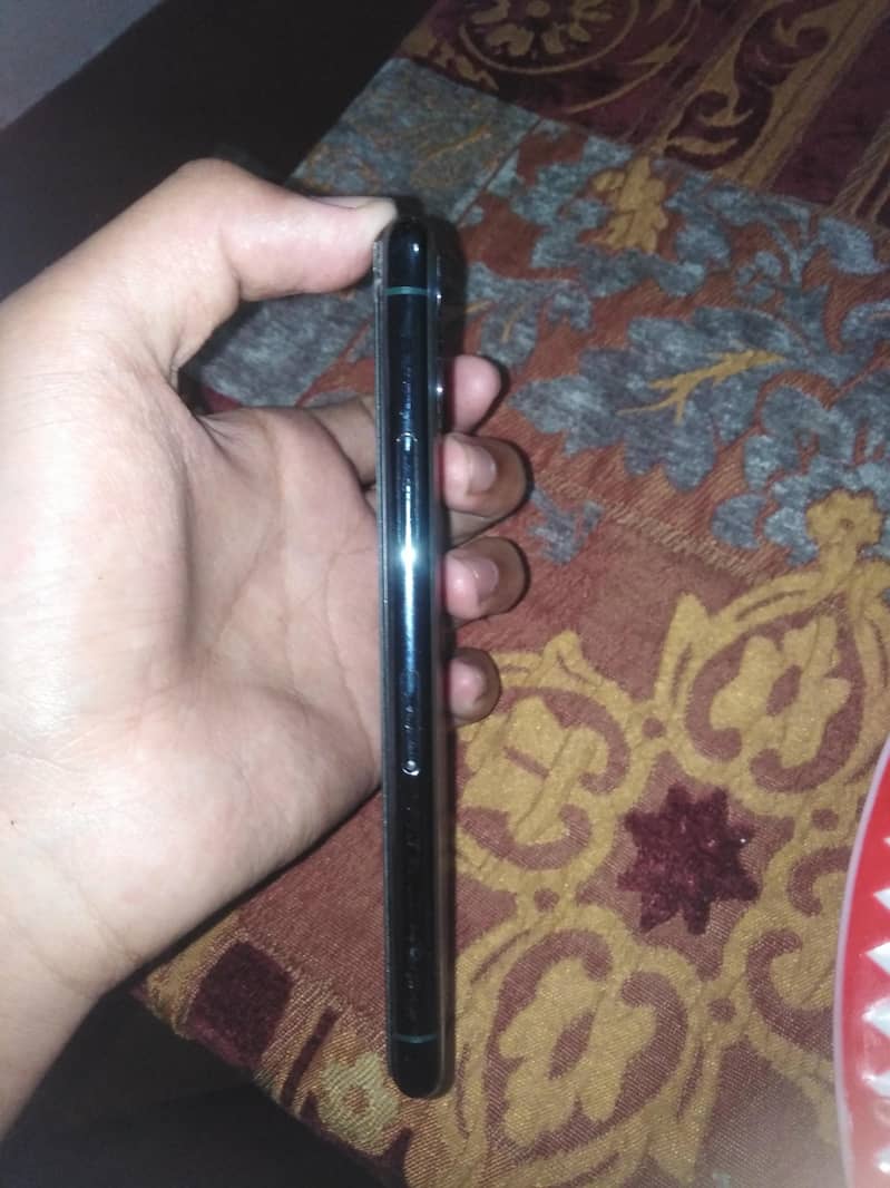 Apple iPhone 11 Pro 1