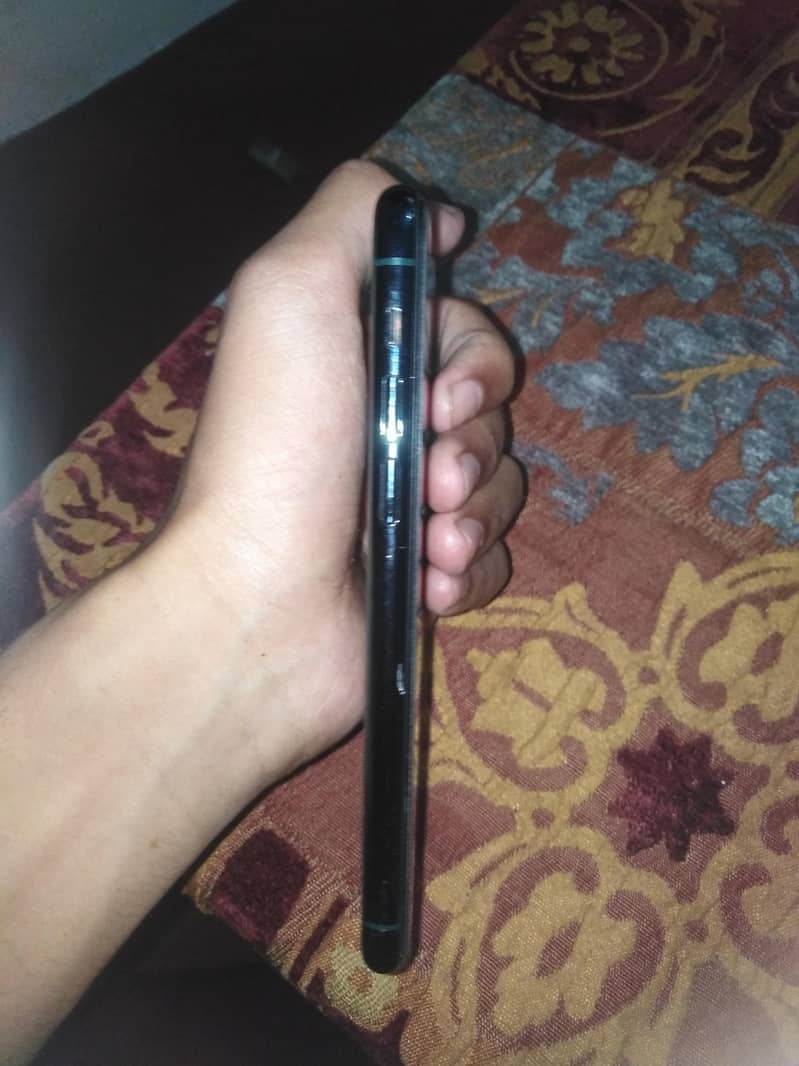 Apple iPhone 11 Pro 2