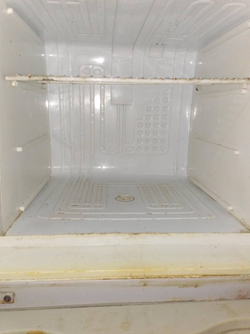 refrigerator 3