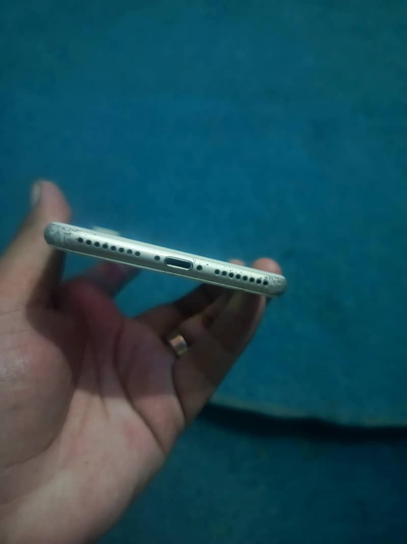 Apple iPhone 7 Plus 2