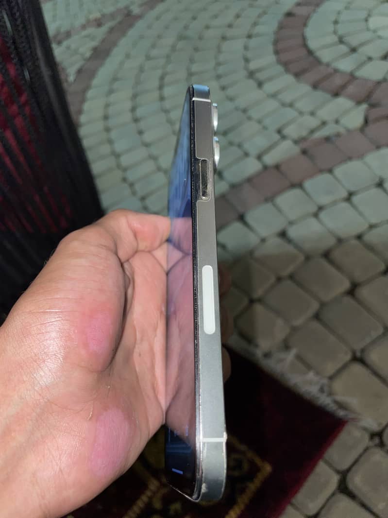 Apple iPhone 14 Pro Max 2