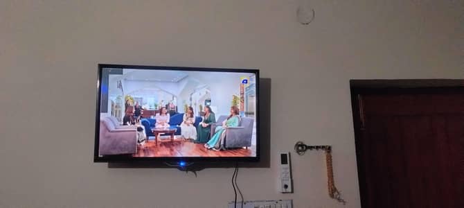 Samsung 32" android TV for sale