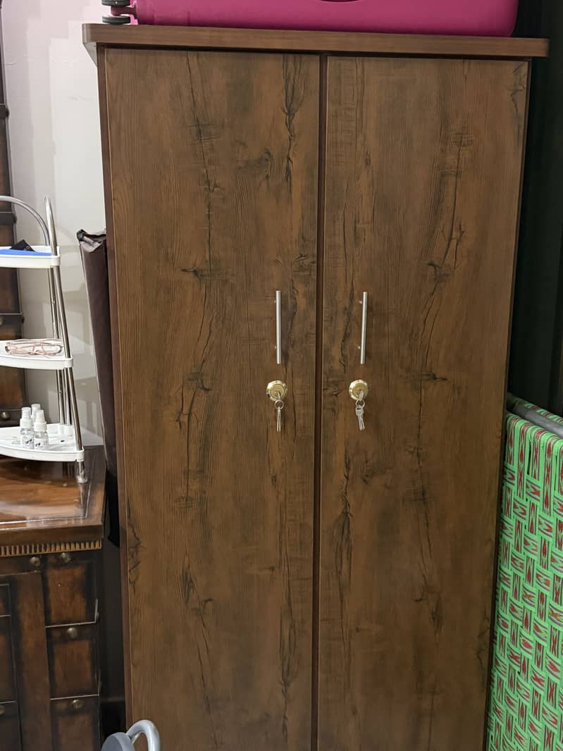 Wardrobe 0