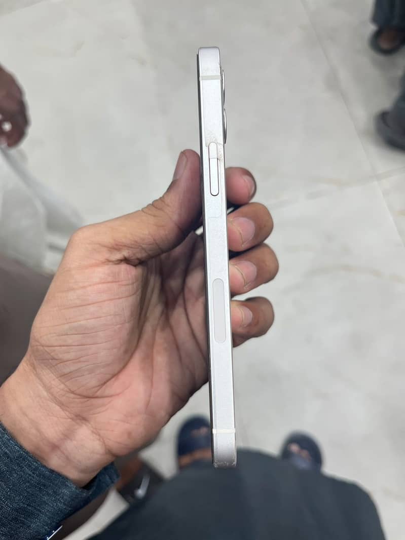 Apple iPhone 12 2