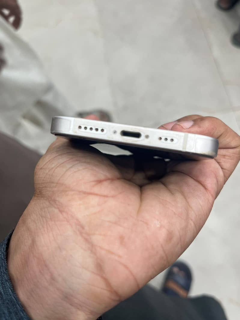 Apple iPhone 12 3