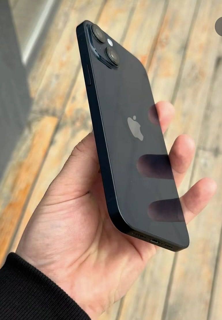 Apple iPhone 14 3