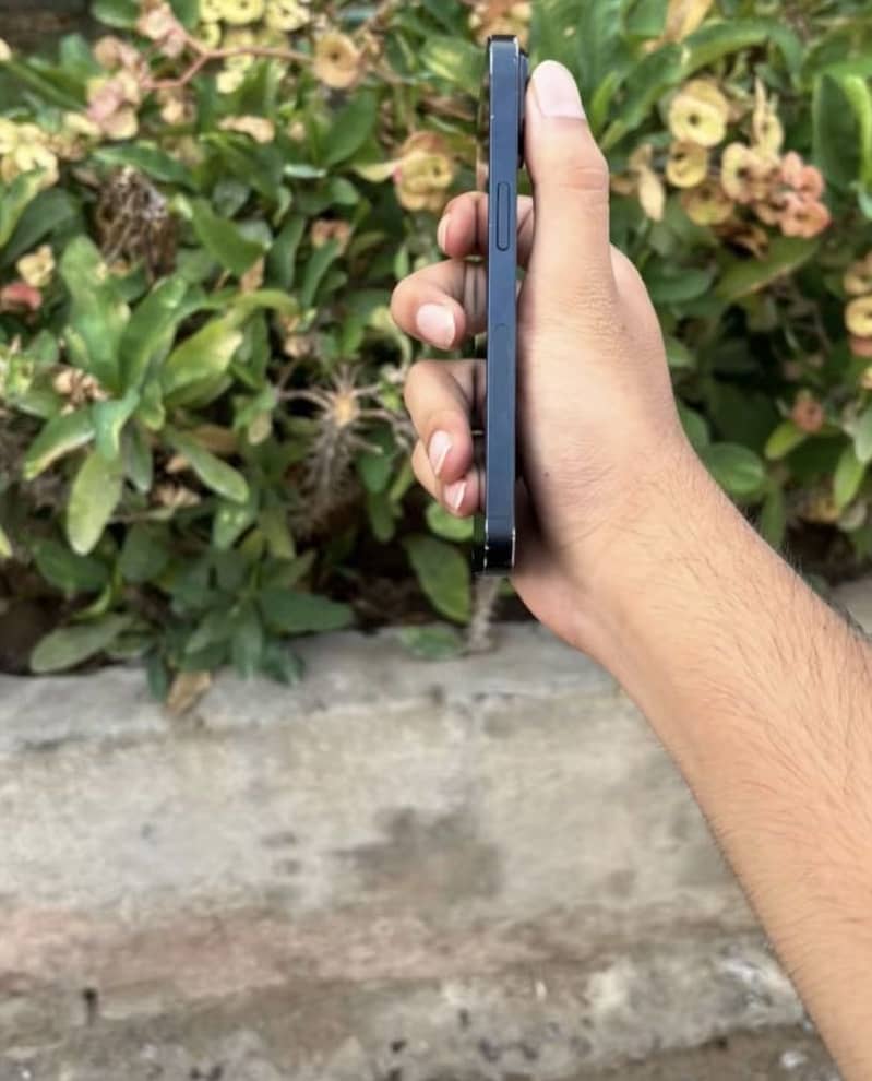 Apple iPhone 14 7