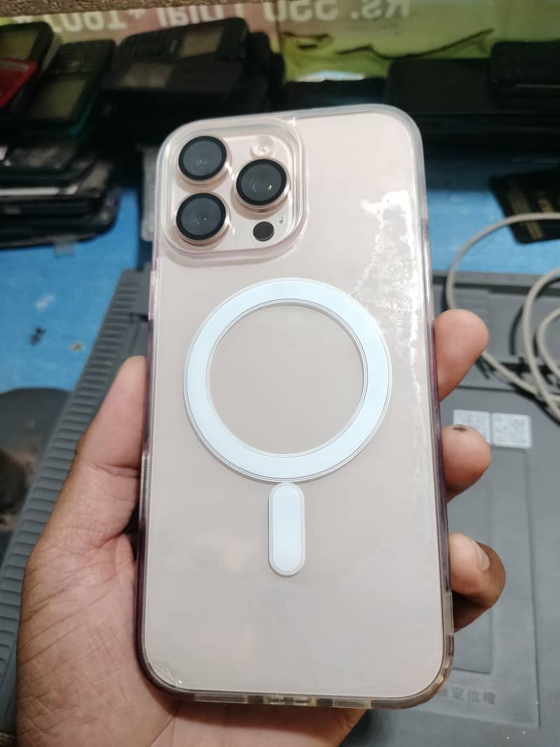 Apple iPhone 16 Pro Max 0