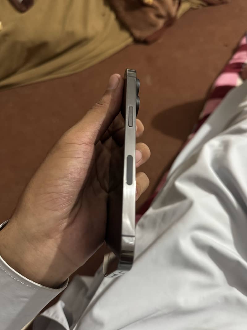 Apple iPhone 13 Pro 2