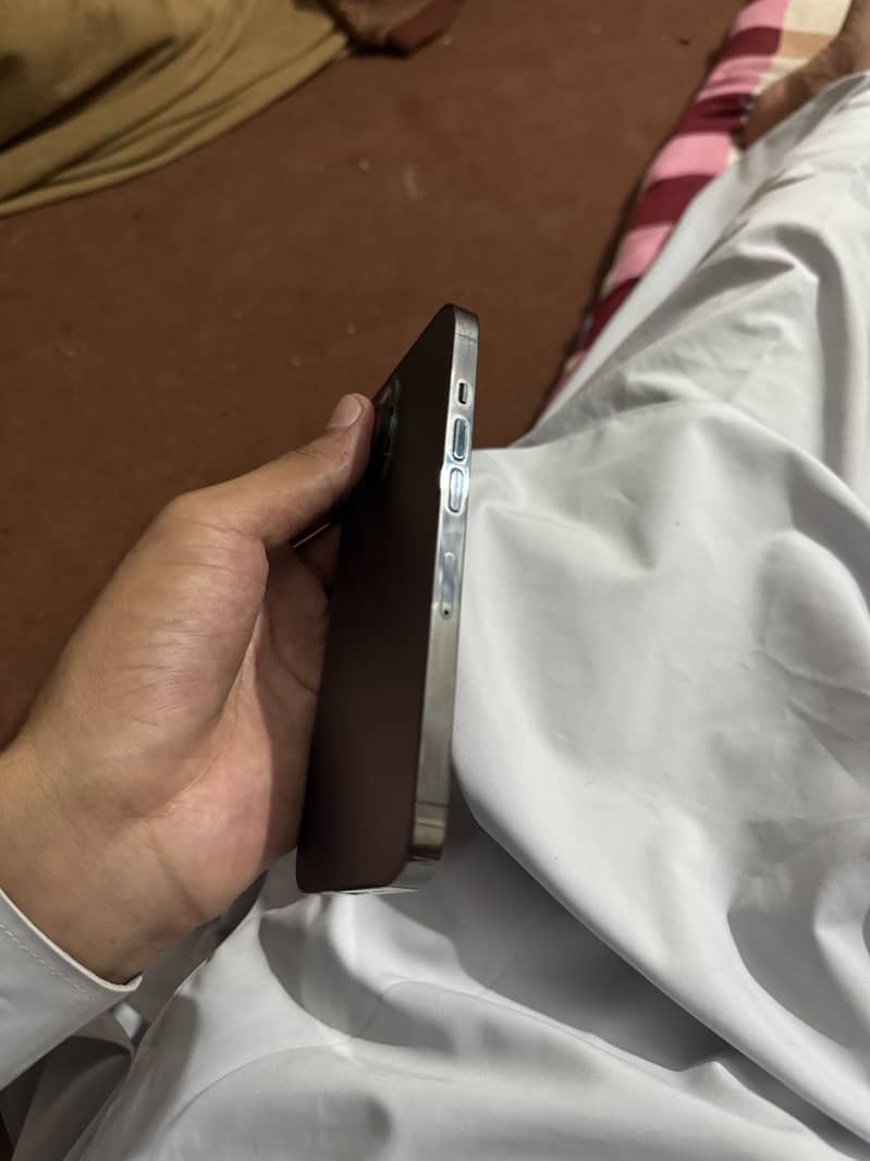 Apple iPhone 13 Pro 4