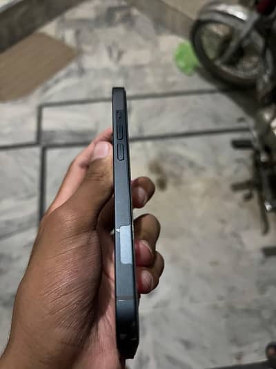 Apple iPhone 14