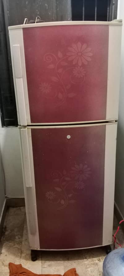 Dawlance fridge medium for sale