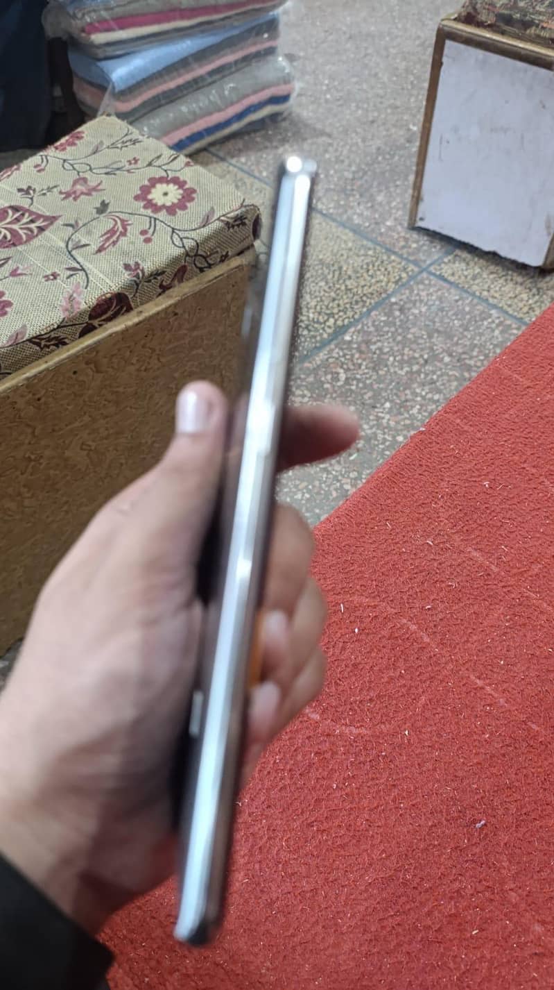 Samsung Mobile S8 Plus 6