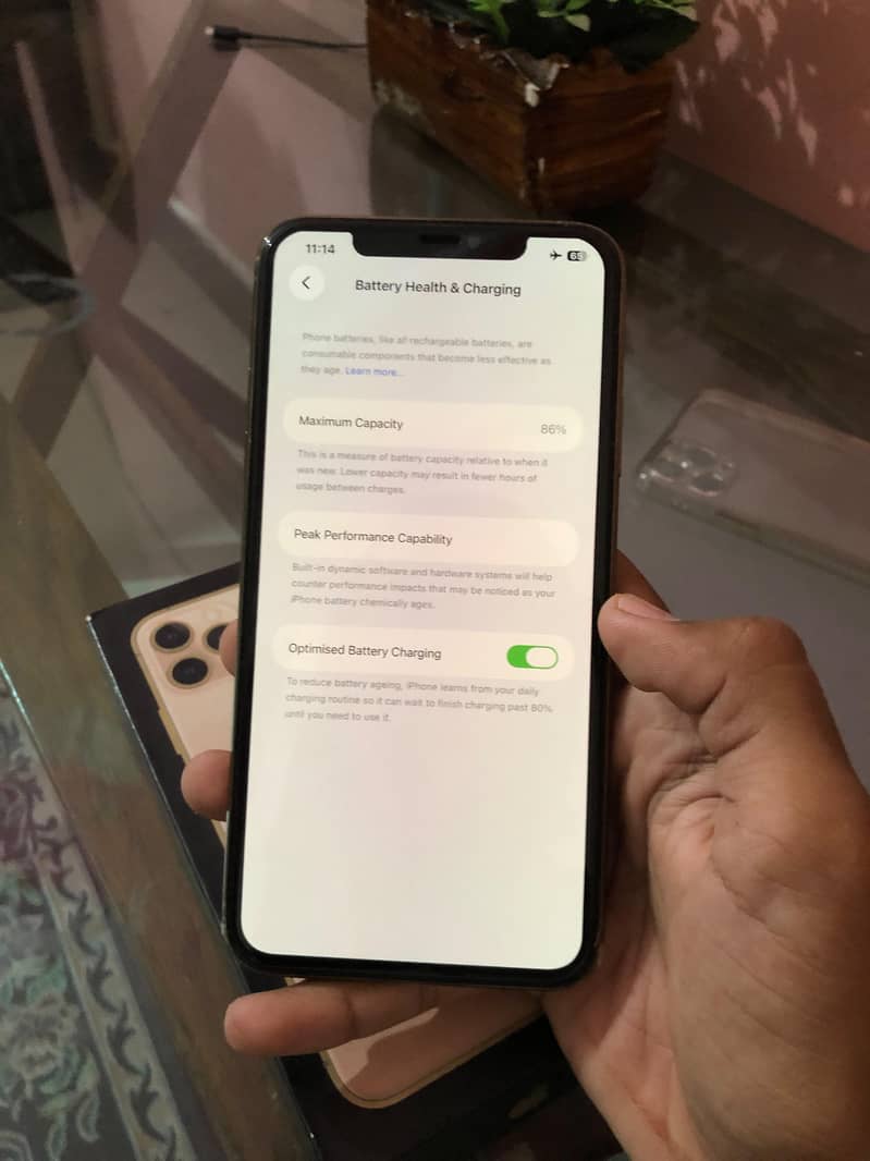 Apple iPhone 11 Pro Max 9
