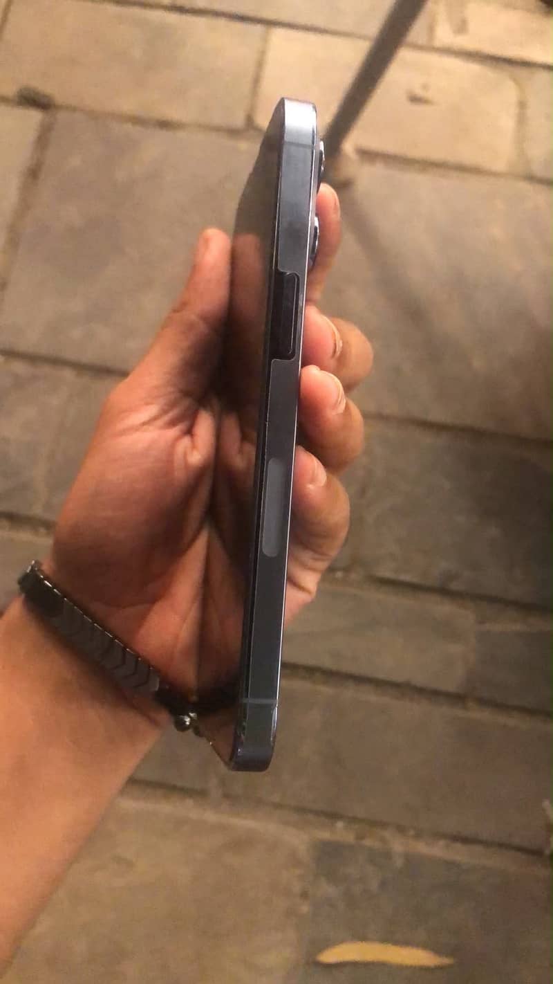 Apple iPhone 13 Pro 4