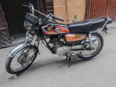 HONDA 125 2022 MODEL BLACK COLOR