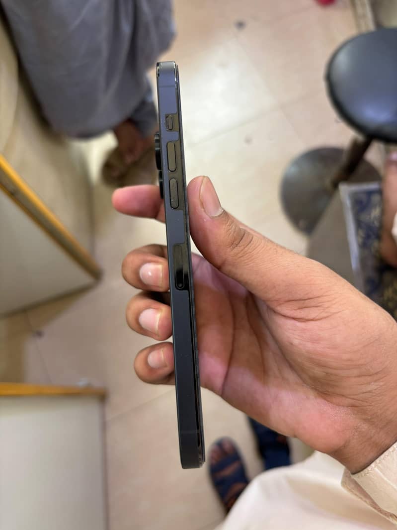Apple iPhone 14 Pro Max 3