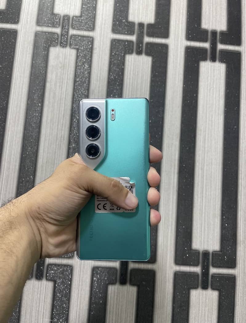 Tecno CAMON 40 Pro 0