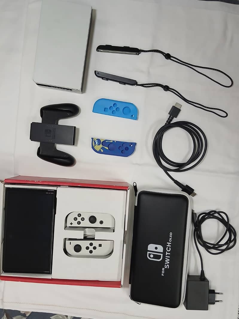 Nintendo Switch OLED White 1