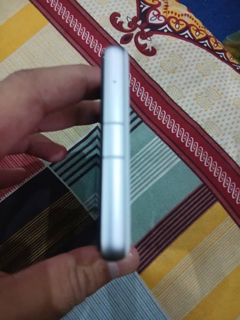 Google Pixel 7a 2