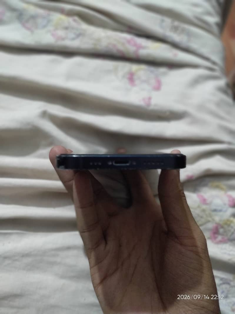 Apple iPhone 12 2