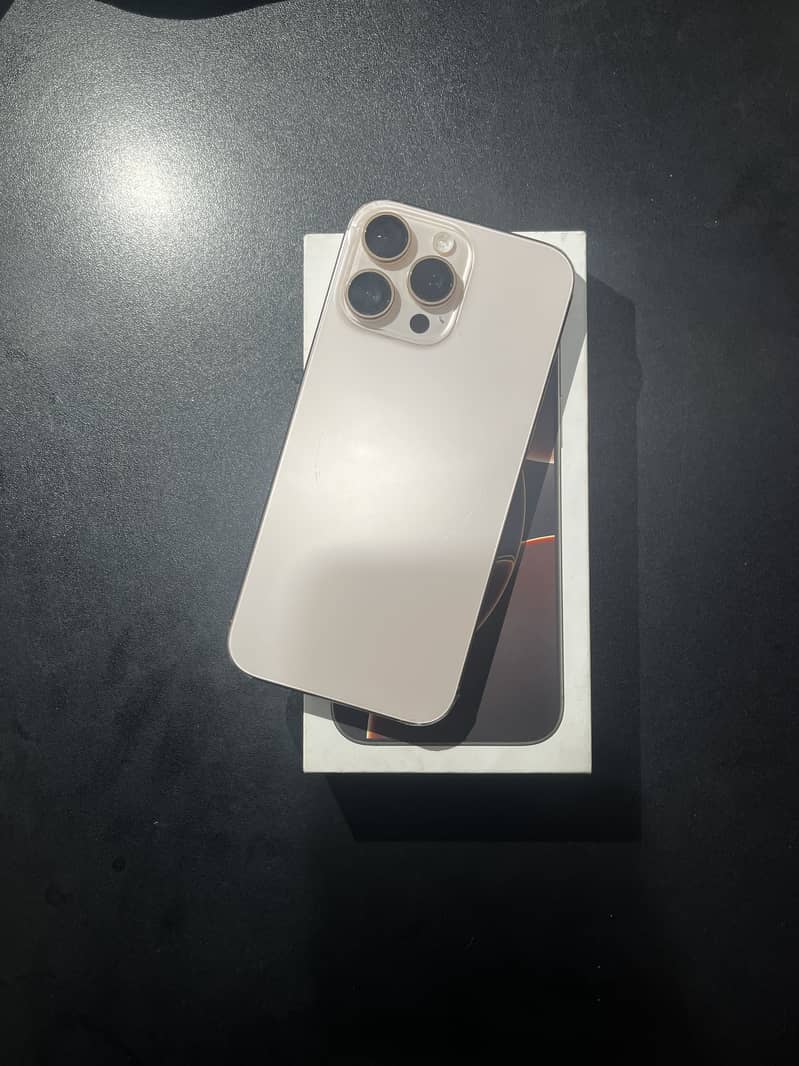 Apple iPhone 16 Pro Max 0